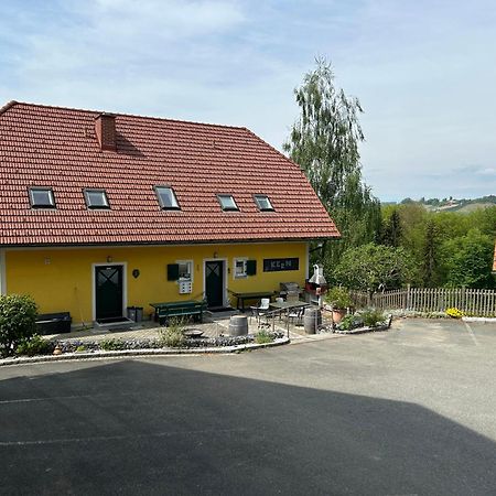 Haus-Eckberg 101 Hotel Gamlitz Bagian luar foto